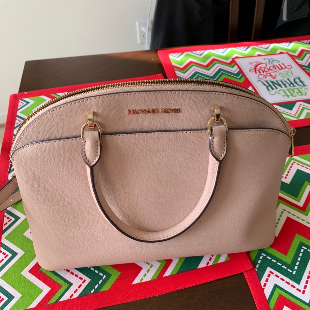 Light pink Michael kors purse